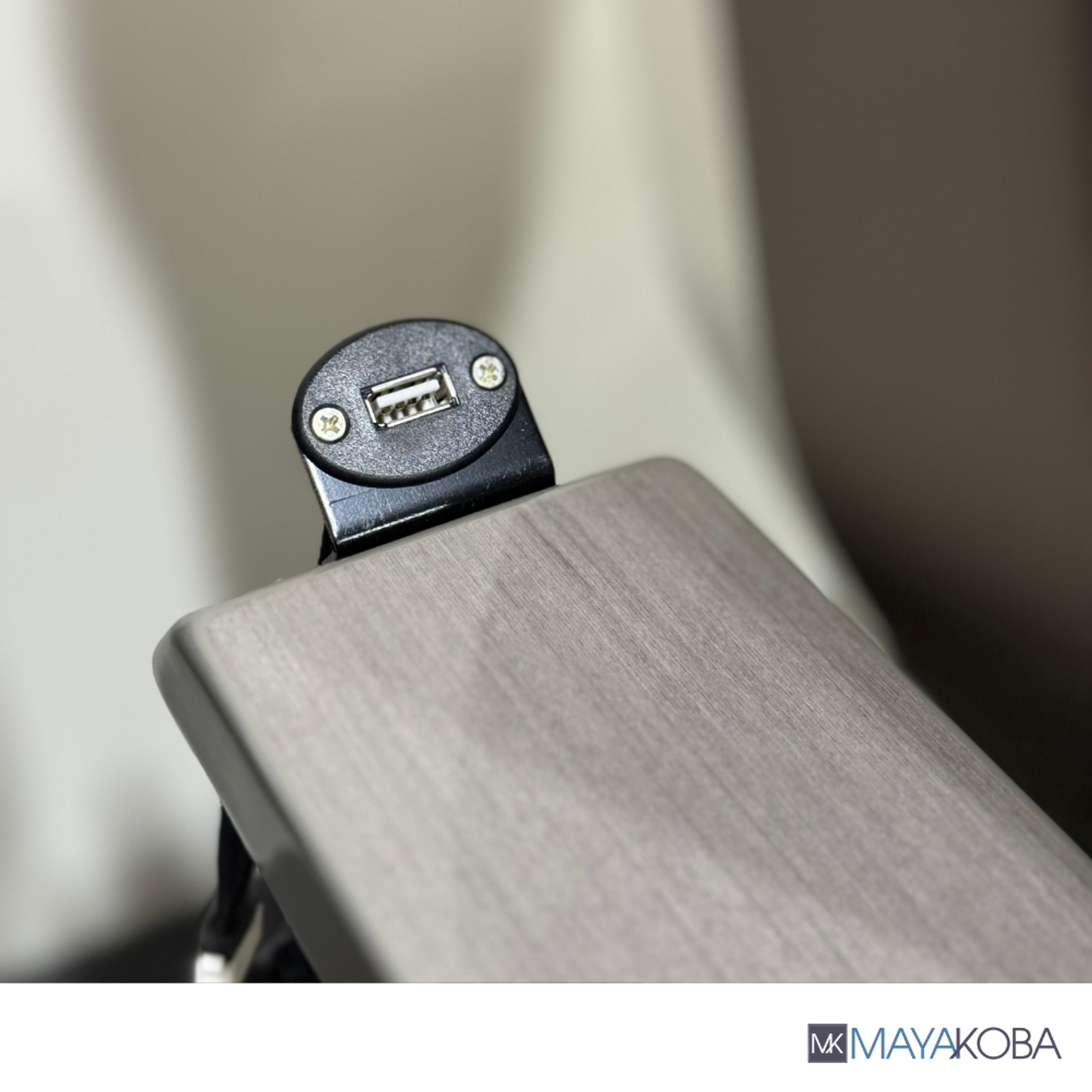 SHIATSULOGIC FX Massage Chair - USB Port Charging Set