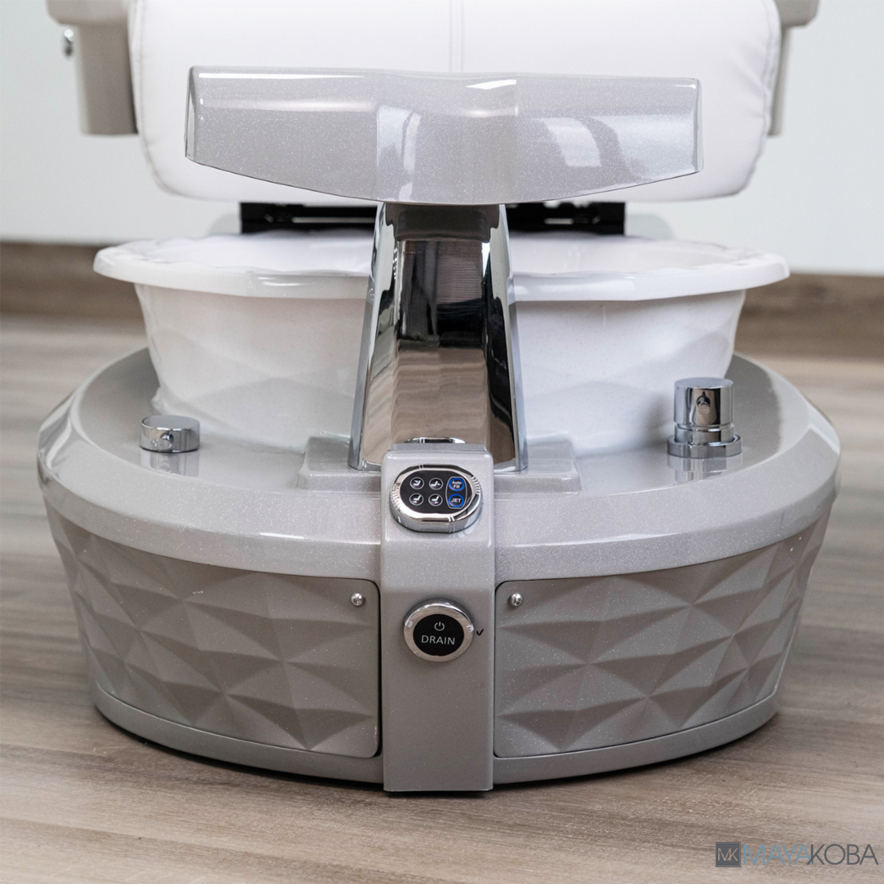 GEOM I Pedicure Spa with FX Chair Top by Mayakoba