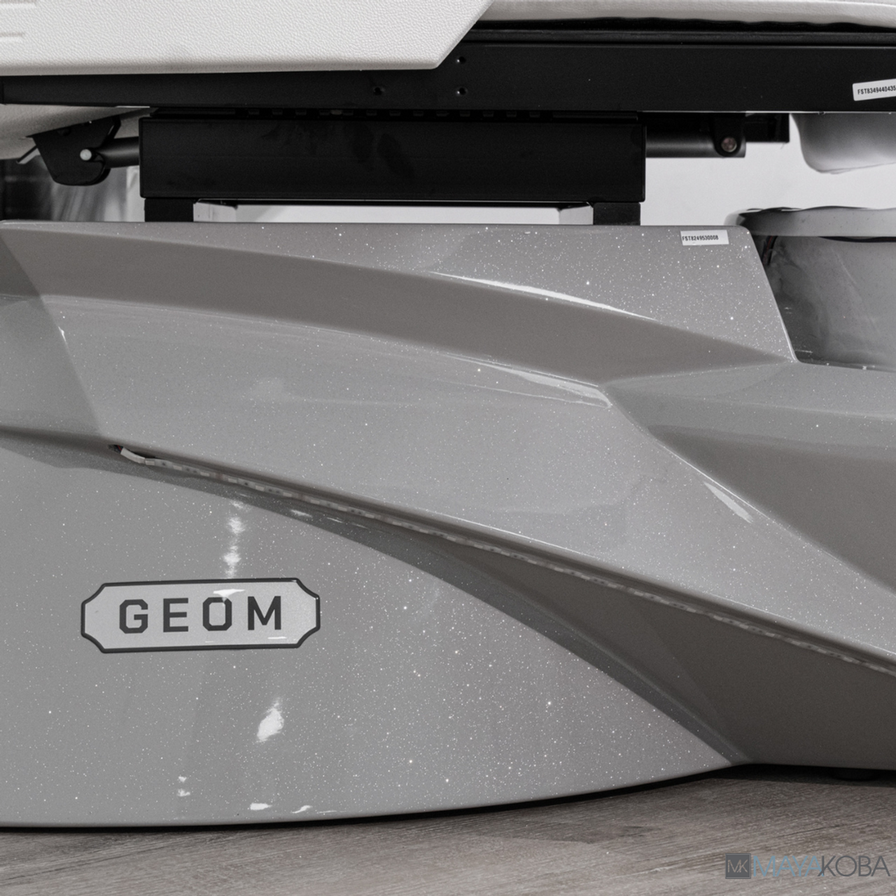 GEOM I Pedicure Spa with FX Chair Top by Mayakoba
