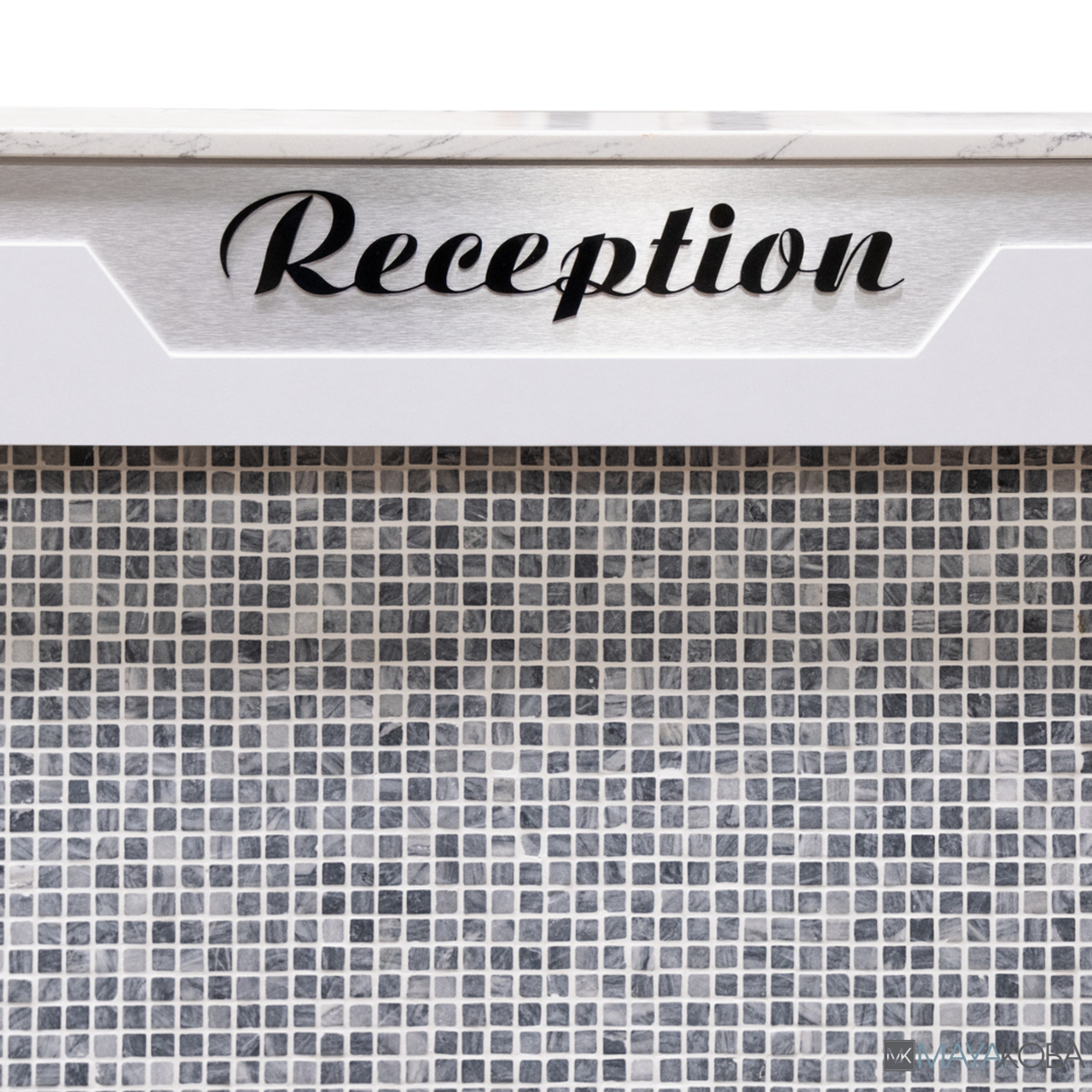 Mesa de recepción SONOMA con mosaico y LED