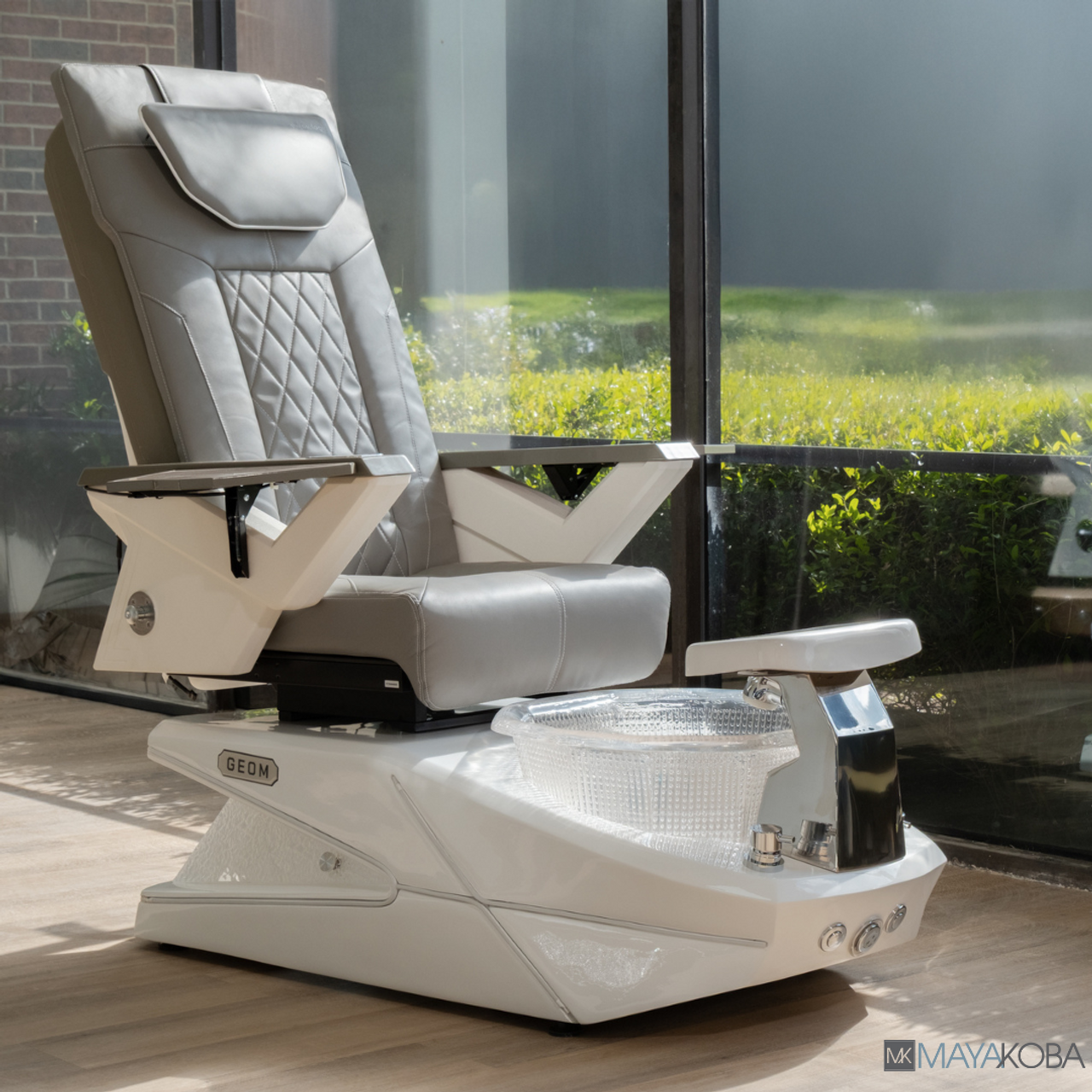 GEOM II Pedicure Spa with DX Chair Top by Mayakoba