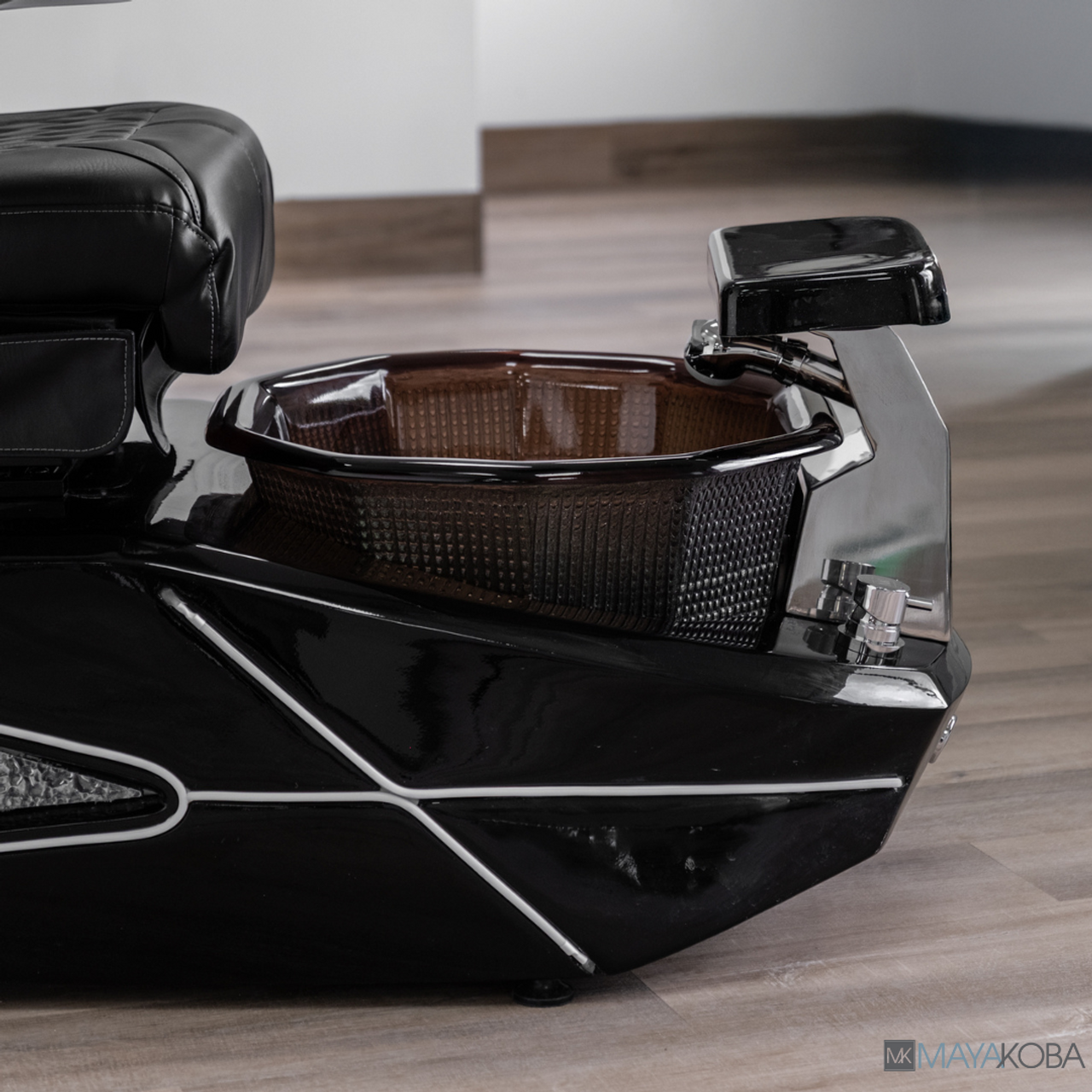 GEOM II Pedicure Spa with LX Chair Top by Mayakoba