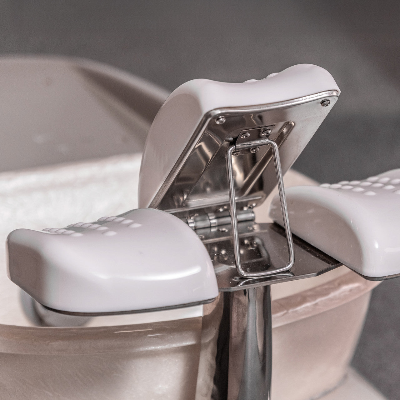 iGlow Pedicure Spa with FX Chair Top by Mayakoba