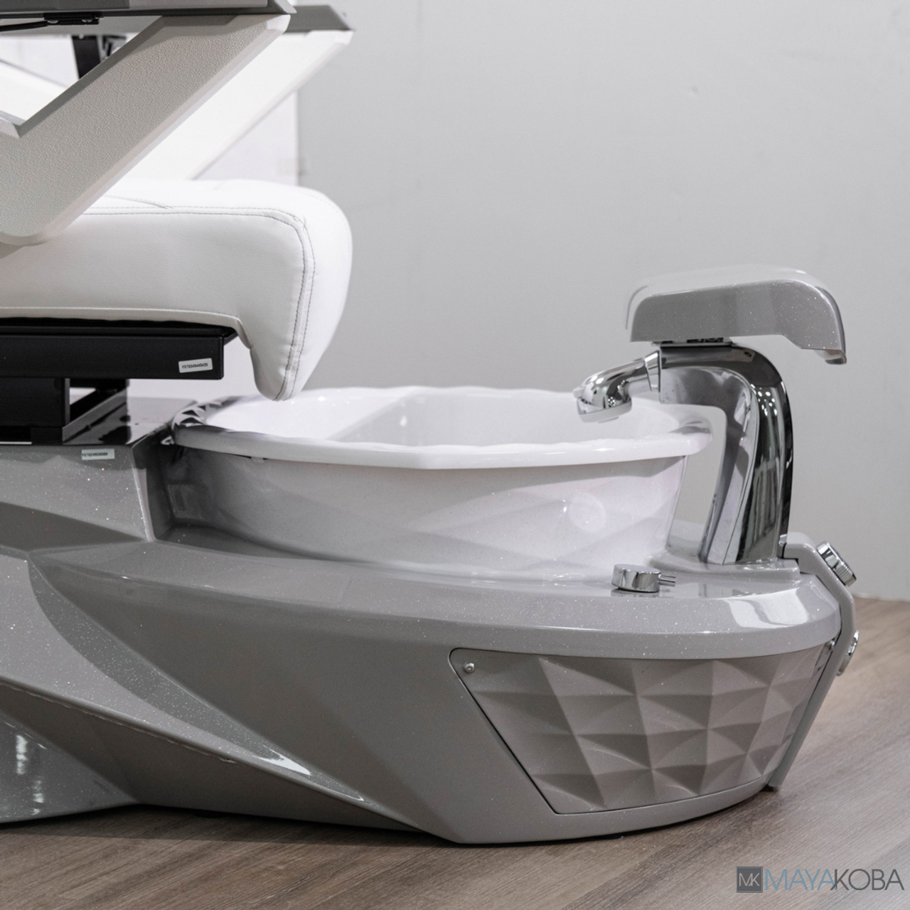 GEOM I Pedicure Spa with FX Chair Top by Mayakoba