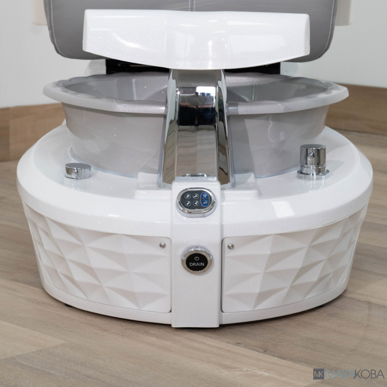 GEOM I Pedicure Spa with FX Chair Top by Mayakoba