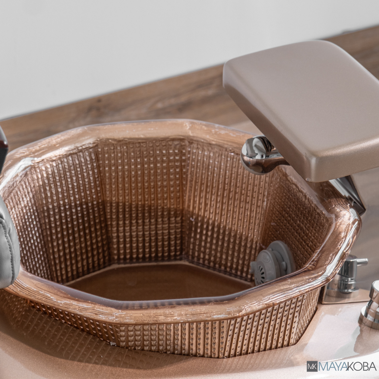 GEOM II Pedicure Spa with EX-R Chair Top by Mayakoba