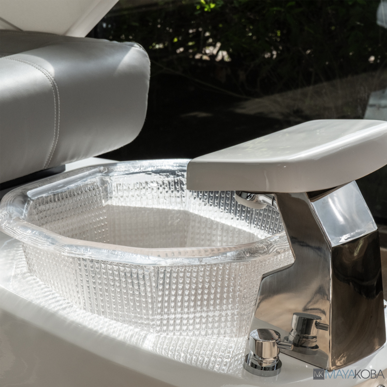 GEOM II Pedicure Spa with LX Chair Top by Mayakoba
