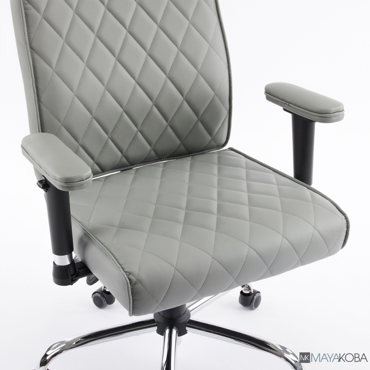 DELIA Customer Chair by Mayakoba